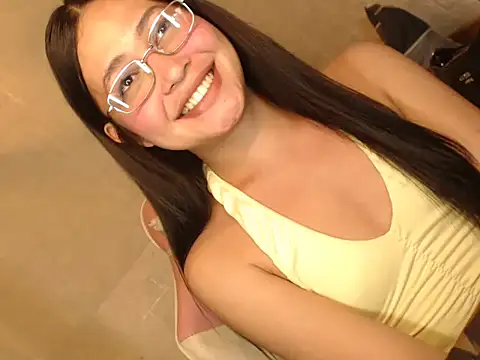 Ashely Lewis online show from March 5, 6:26 pm