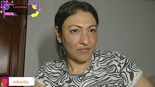 Snapshot of ErikaRika chatting on September 17, 4:43 am ErikaRika online show from September 17, 4:43 am