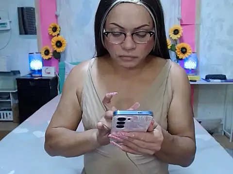 UrAsianPrincessDanie online show from July 9, 5:26 pm