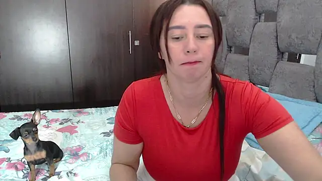 sara hott 1 online show from June 23, 8:40 pm