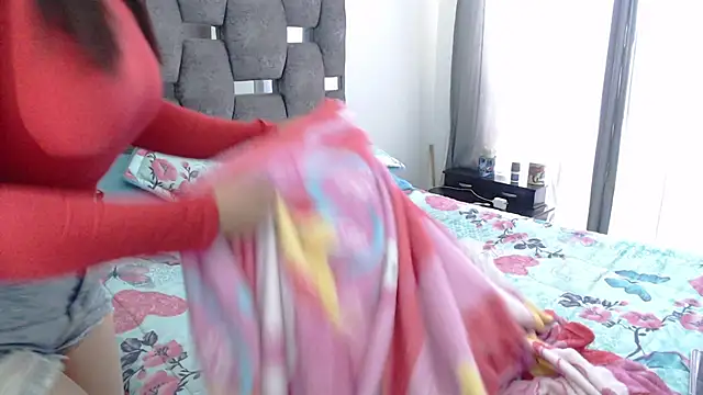 sara hott 1 online show from March 6, 7:53 pm