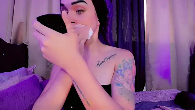 lesly xx online show from February 28, 8:19 pm