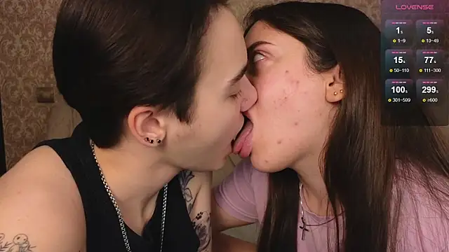 twobabesweet online show from February 20, 3:38 am