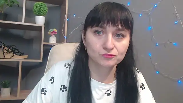 NinaFlawlees online show from November 21, 1:02 pm