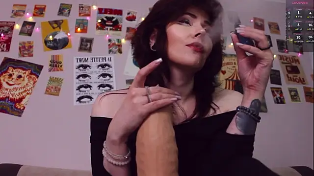 Luna Blake online show from February 19, 1:21 pm