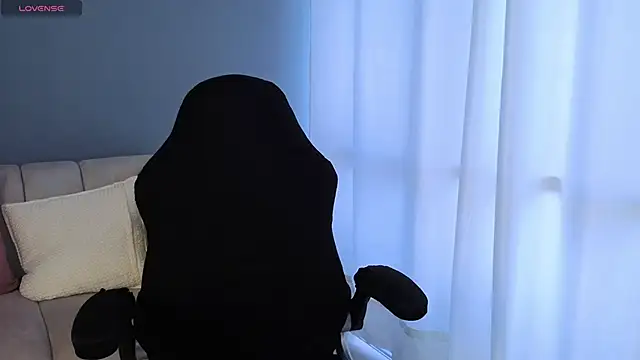 BrookeMiller online show from November 17, 9:15 pm