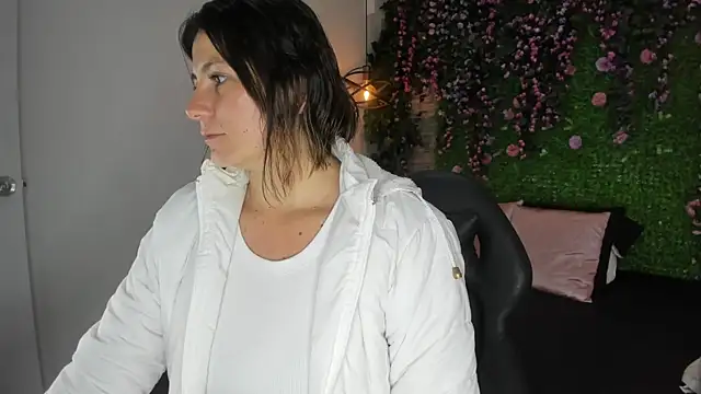 SarahDeyvis online show from February 16, 1:11 pm