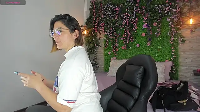 SarahDeyvis online show from January 19, 1:29 pm