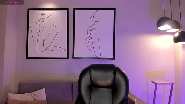 EveBensonX online show from October 25, 12:35 pm