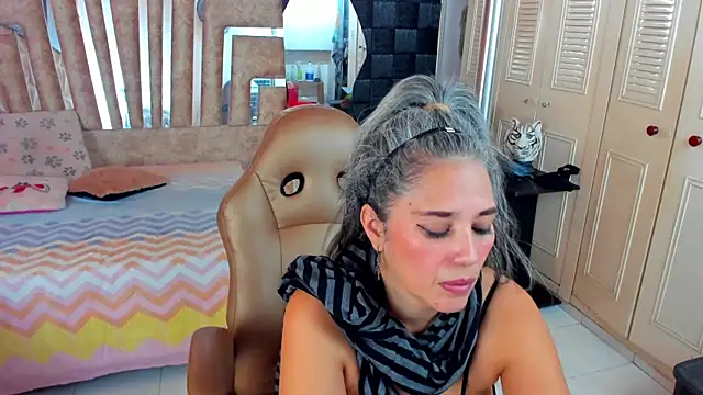 cute sassy online show from July 24, 4:16 pm