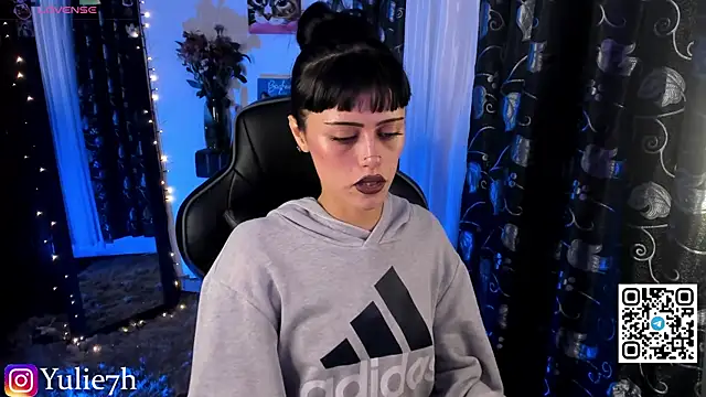  Jessy Moon  online show from August 2, 12:13 am