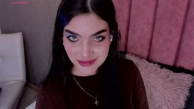 Alexa Thaylor  online show from February 4, 3:37 pm