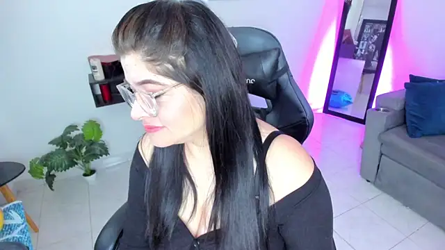 BellaFlaming online show from September 19, 11:31 am