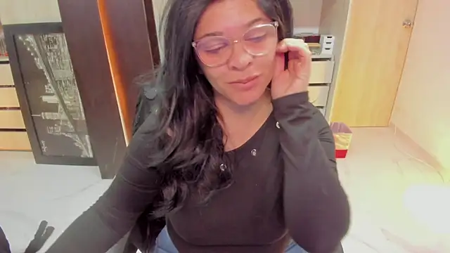 BellaFlaming online show from July 30, 11:33 am