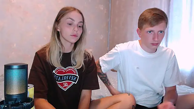 juliaanddima online show from July 31, 8:37 am