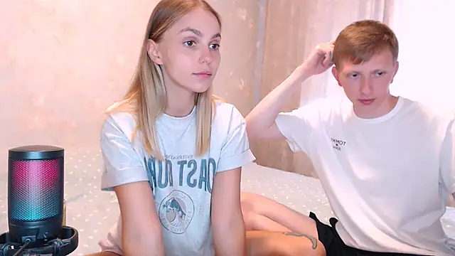 juliaanddima online show from July 28, 11:17 am