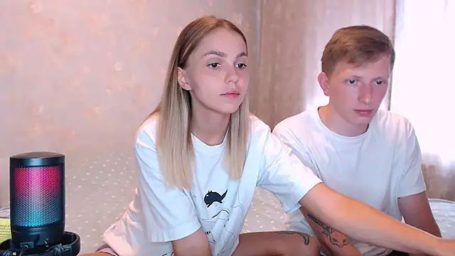 juliaanddima online show from July 23, 7:38 am