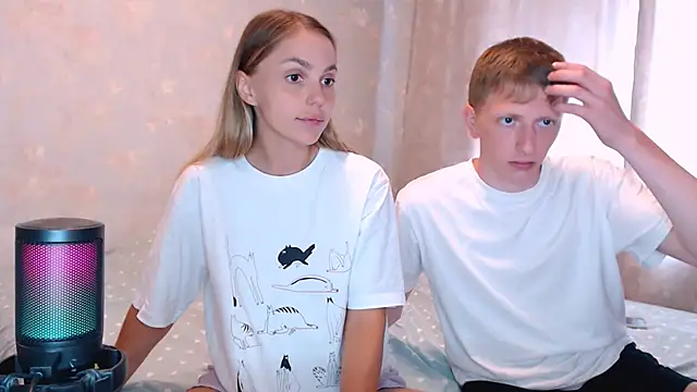 juliaanddima online show from July 21, 10:49 am