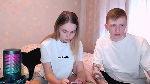 juliaanddima online show from June 22, 7:38 am