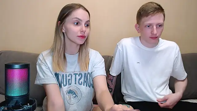 juliaanddima online show from June 27, 9:32 pm