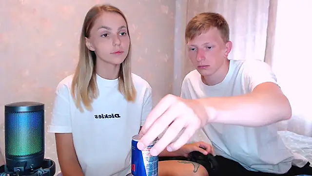 juliaanddima online show from July 20, 7:11 am