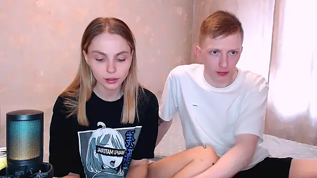 juliaanddima online show from June 10, 8:02 am