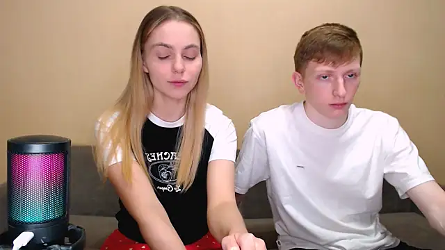 juliaanddima online show from February 7, 11:08 pm