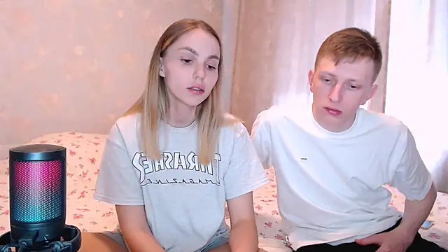 juliaanddima online show from June 24, 9:52 am