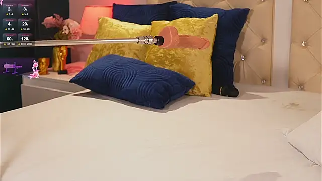 caroline adams  online show from July 30, 1:17 am