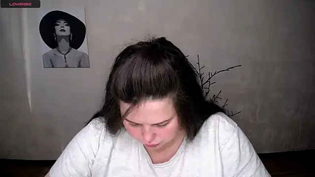 Snapshot of Emily_Mo chatting on September 13, 6:10 am Emily Mo online show from September 13, 6:10 am