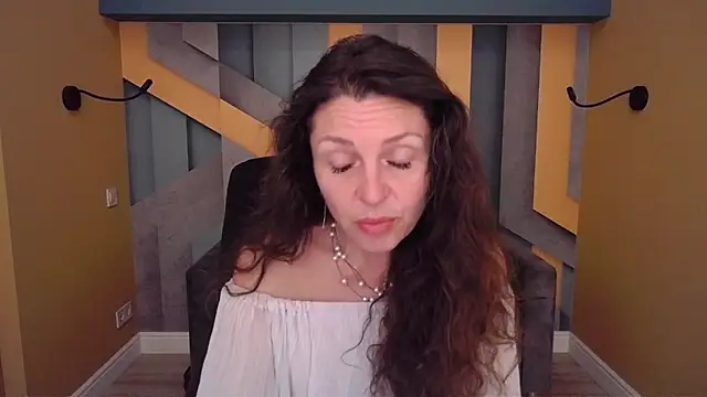 EllaLong online show from April 29, 11:57 am