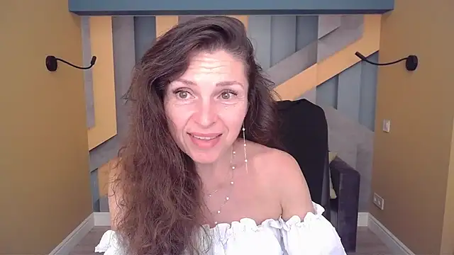 EllaLong online show from June 16, 11:33 am