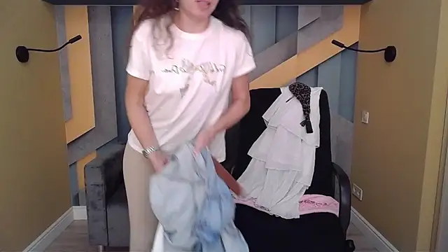 EllaLong online show from January 7, 12:41 pm