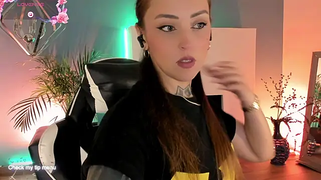 Megan inked online show from November 25, 3:41 am