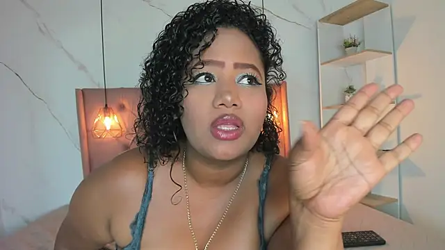 Belle Brunette online show from December 5, 9:05 pm