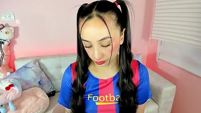 tinysara online show from July 20, 3:47 pm