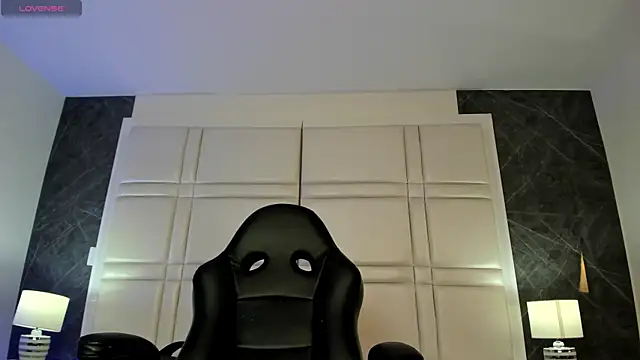 charlottewhitte online show from July 27, 10:56 am