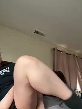 QueenNuttCollector online show from December 5, 3:24 pm