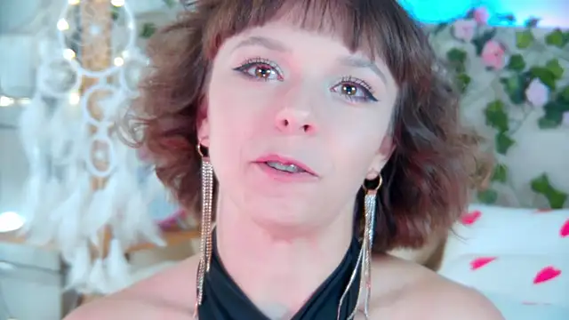 ElisabethDavis online show from July 31, 3:35 pm