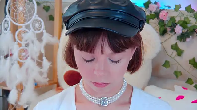 ElisabethDavis online show from July 17, 4:43 pm