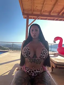 Mia-Bremer online show from June 14, 2:17 pm