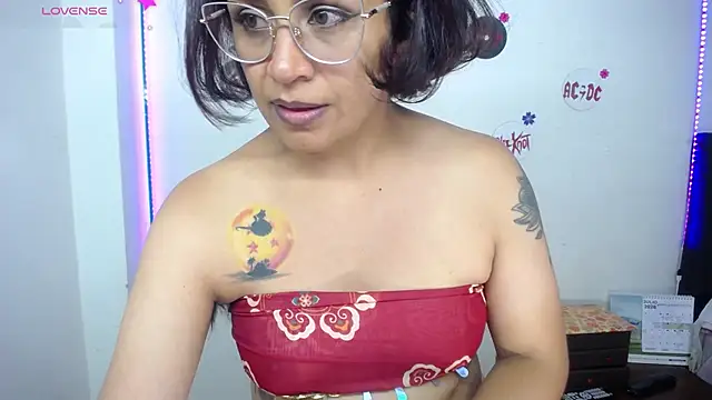pinky violeta online show from July 5, 4:19 am