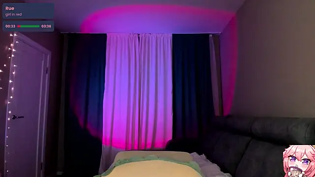 p1nkypaws online show from December 4, 9:37 pm