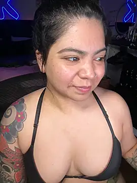 kimmiakiss22 online show from August 2, 2:36 am
