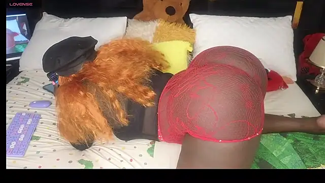 Snapshot of Sexy_sharntel chatting on October 7, 10:14 pm Sexy sharntel online show from October 7, 10:14 pm
