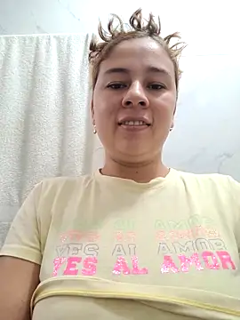 Snapshot of selena_gomez2 chatting on October 3, 3:17 pm selena gomez2 online show from October 3, 3:17 pm