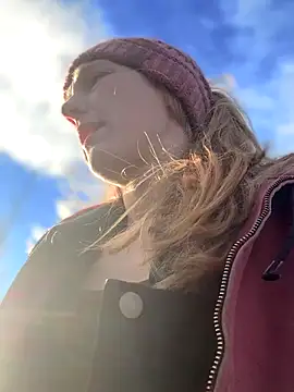 GoldenFlameGoddess online show from December 17, 4:44 pm