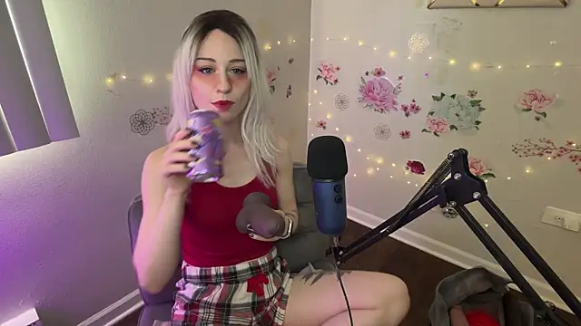 Starr1123 online show from July 2, 8:15 pm