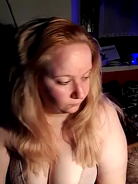 D Marinna online show from March 10, 5:39 pm