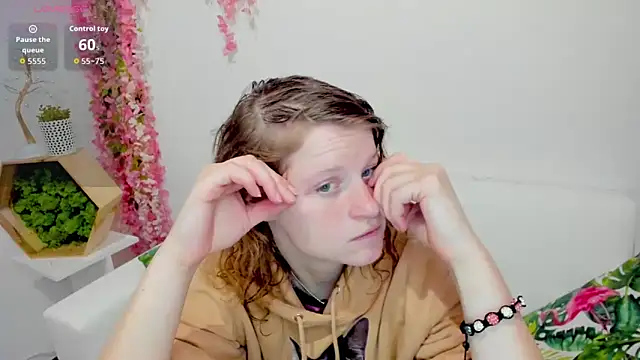 Kathlyn  Heath online show from February 15, 2:16 pm